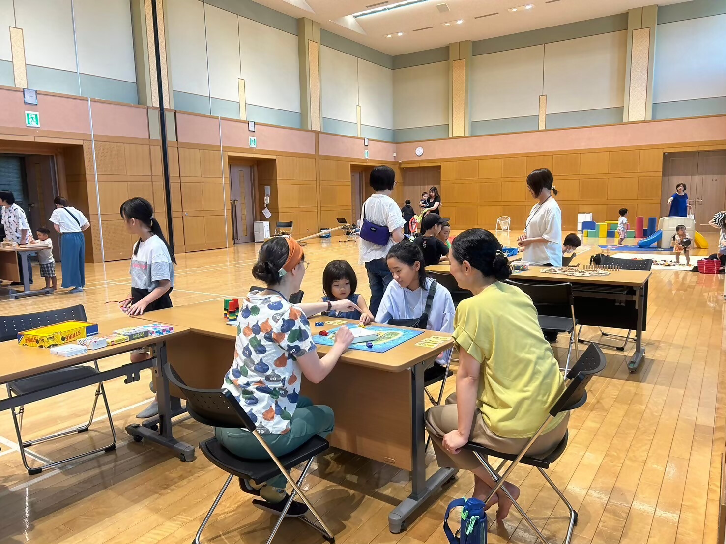 遊びのひろば
